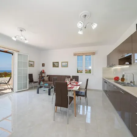 Erasmia- House 2 Upper Floor Semesterbostad *