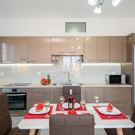 Erasmia- House 2 Upper Floor Holiday home *