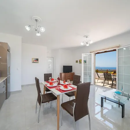 Erasmia- House 2 Upper Floor