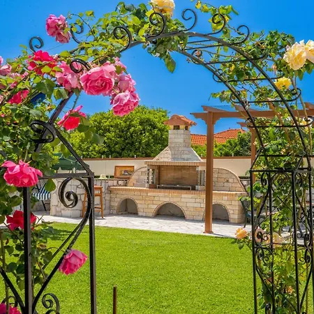 Erasmia- House 2 Upper Floor