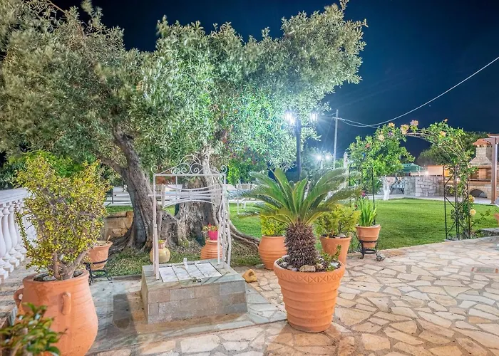 Erasmia- House 2 Upper Floor בית נופש סבורונטה