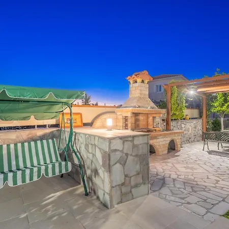 Erasmia- House 2 Upper Floor بيت للعطل *
