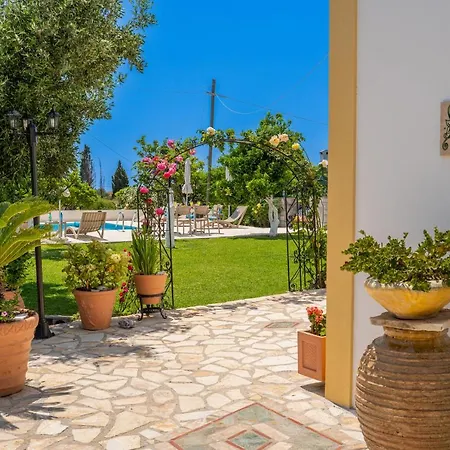 Сasa de vacaciones Erasmia- House 2 Upper Floor Svoronata