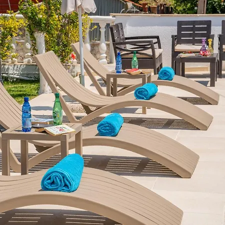 Erasmia- House 2 Upper Floor *